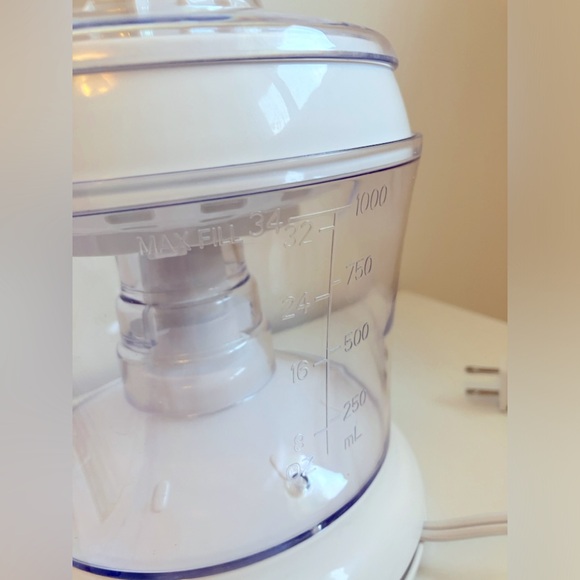 SOLD - Brand New and Unused Proctor-Silex 34 oz Citrus Juicer - Picture 2 of 4